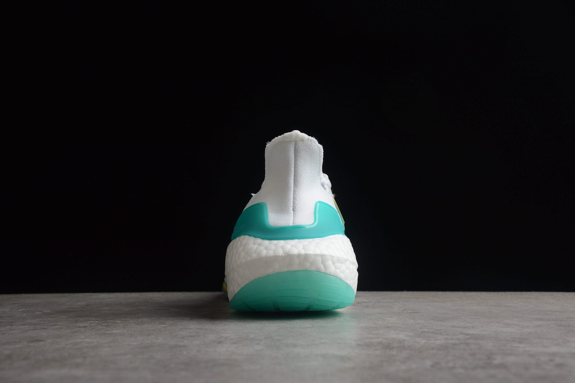 adidas UltraBoost 22 ‘White Mint Rush’.