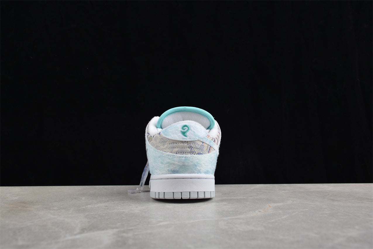Nike SB Dunk Low "Year of the Dragon".
