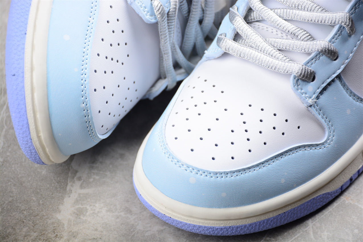  Nike x Sean Cliver SB Dunk Low 'Holiday Special' 