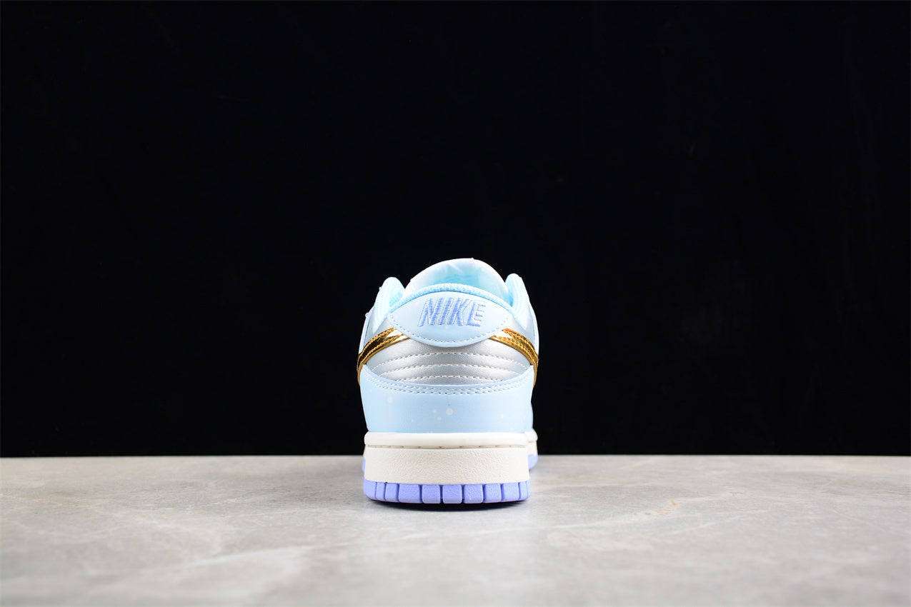  Nike x Sean Cliver SB Dunk Low 'Holiday Special' 