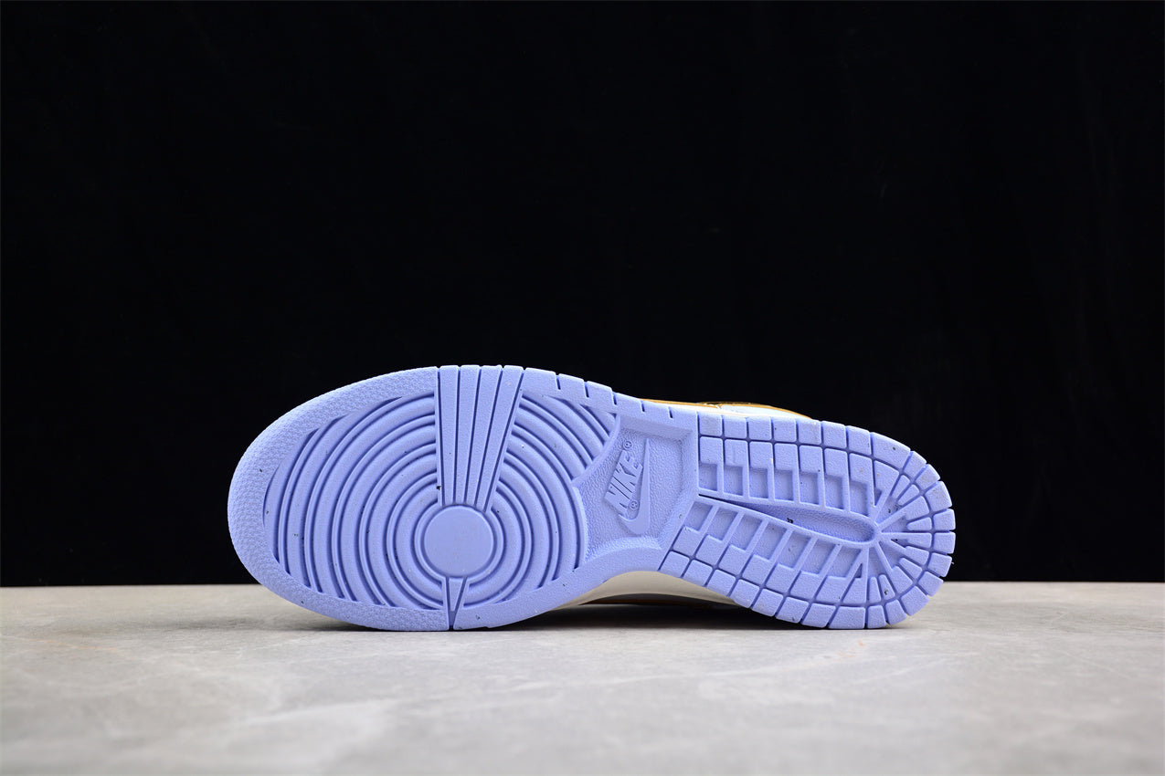  Nike x Sean Cliver SB Dunk Low 'Holiday Special' 