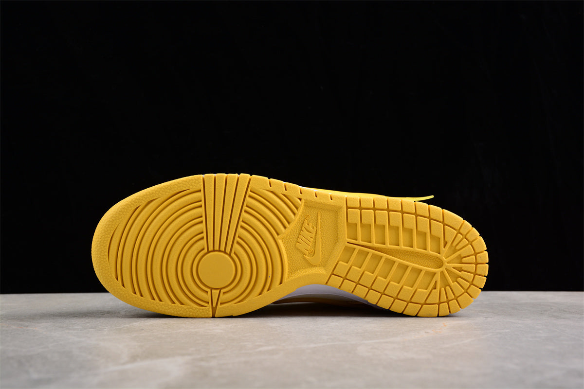 Nike SB Dunk Low "Twist Panda"