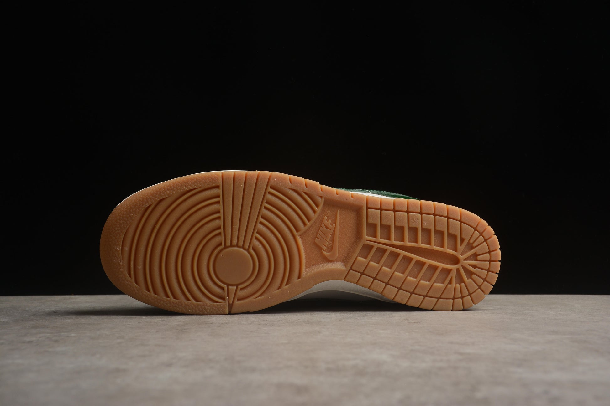 Nike SB Dunk Low "Gorge Green"