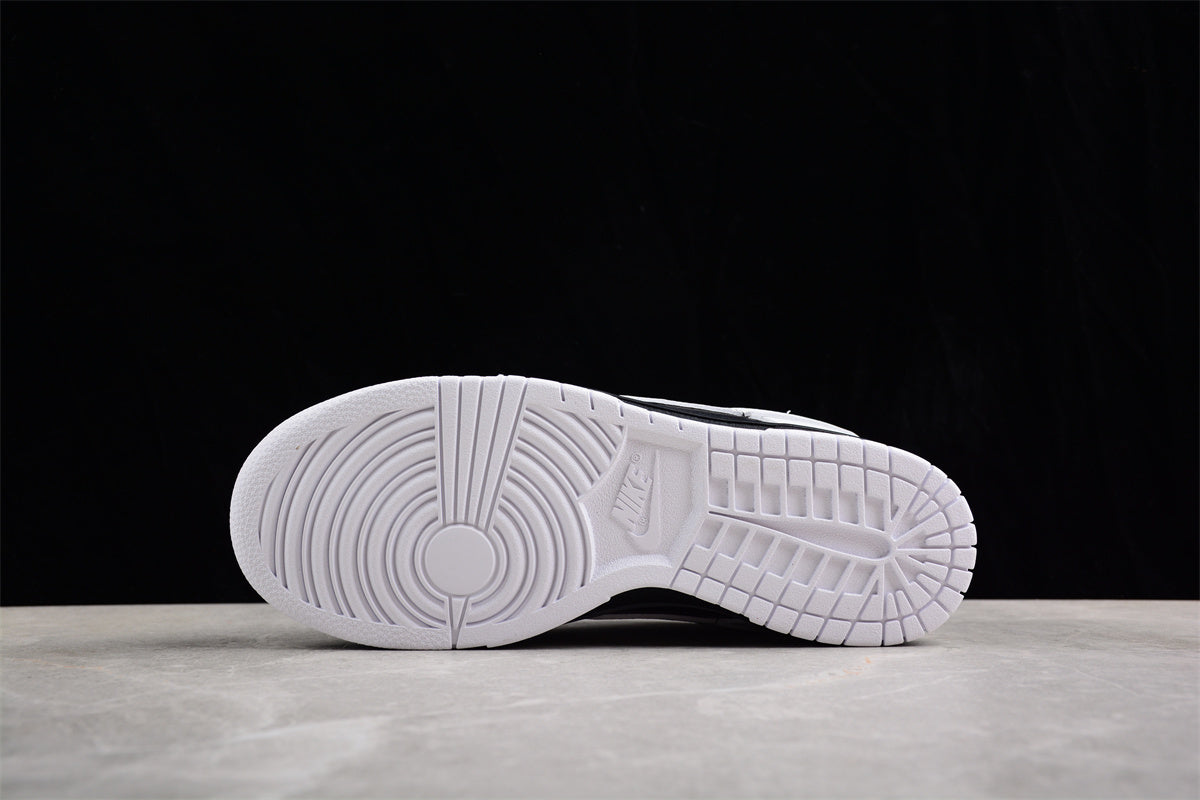 NK Dunk Low "Reverse Panda"
