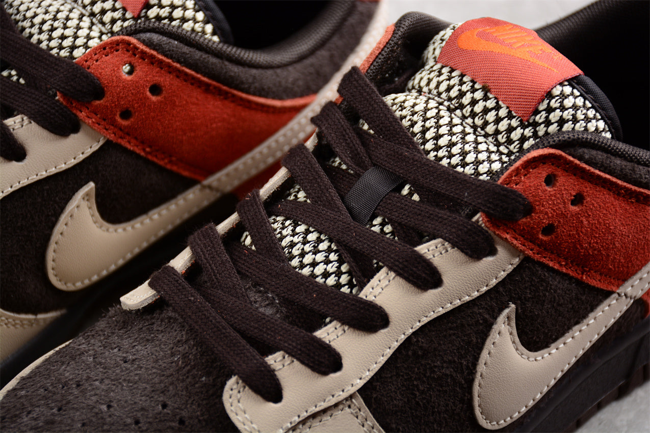 Nike Dunk Low "Red Panda"