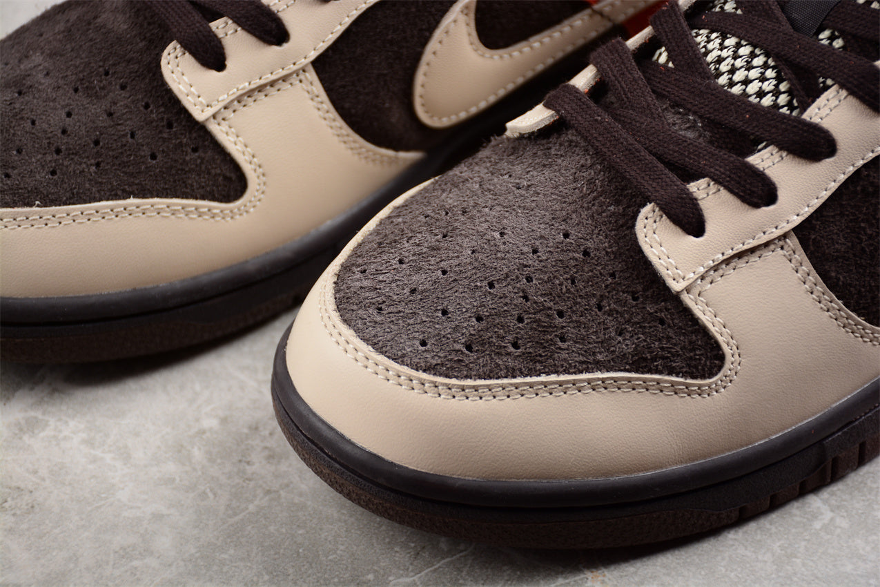 Nike Dunk Low "Red Panda"