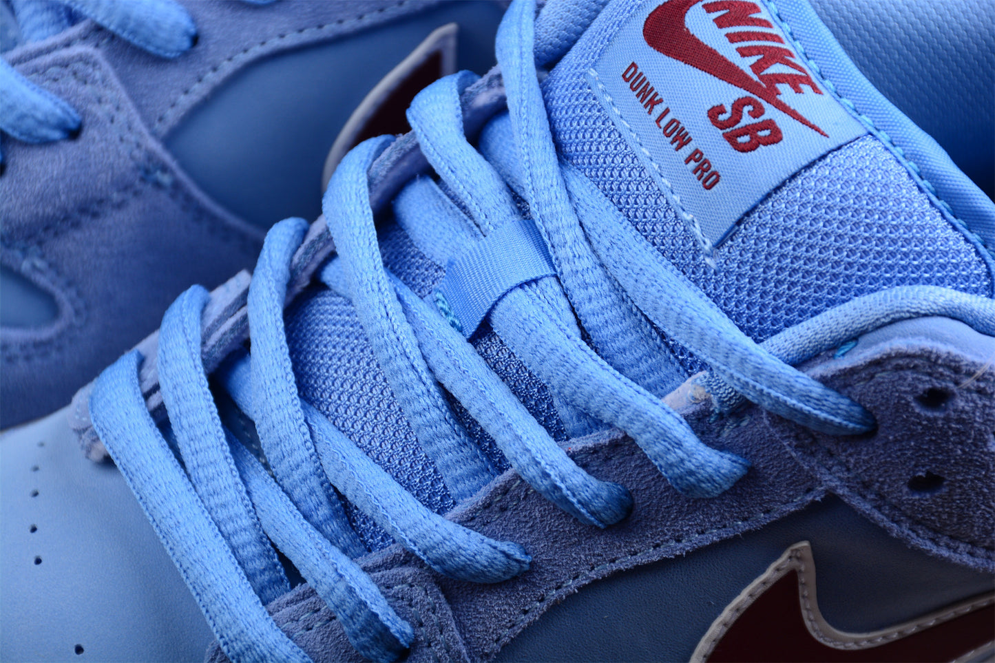 Nike SB Dunk Low “Phillies”