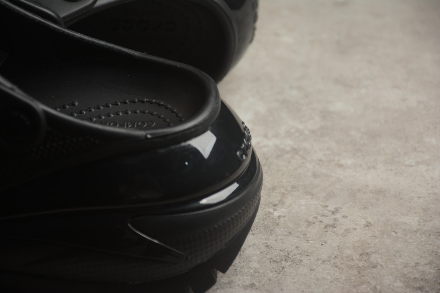 Crocs Mega Crush Clogs – Black