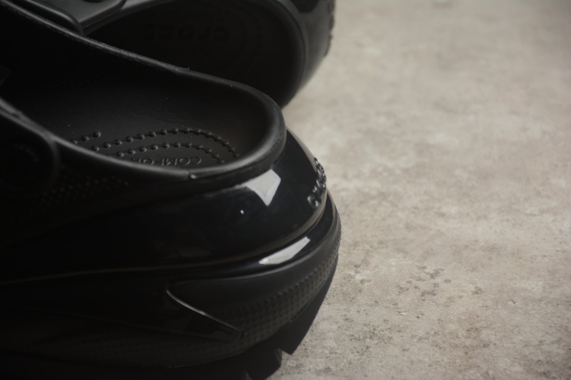 Crocs Mega Crush Clogs – Black