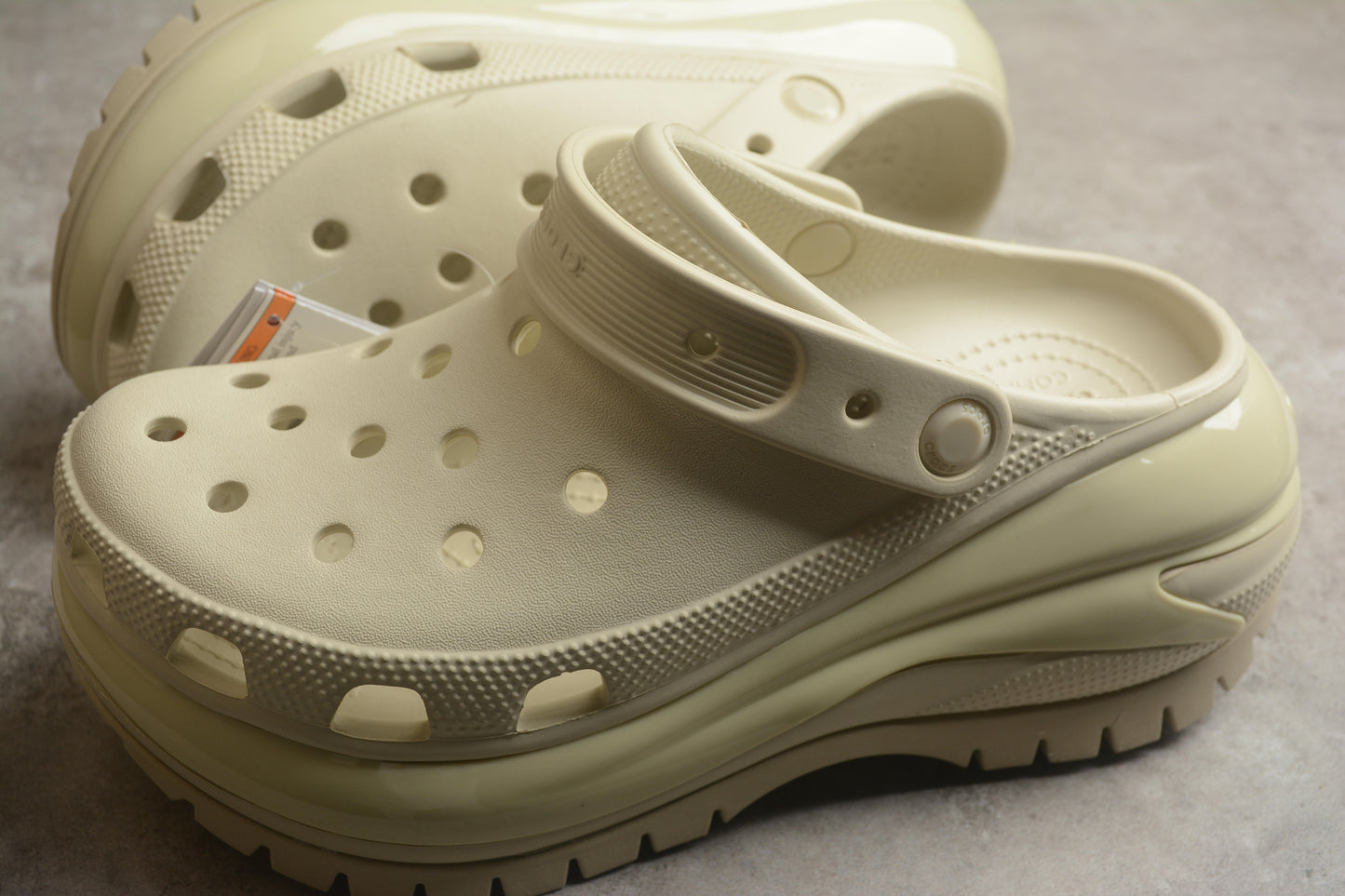 Crocs Mega Crush Clogs – Beige