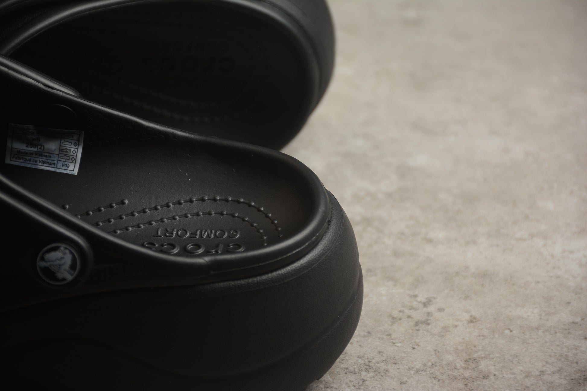 Crocs Baya Platform in Black