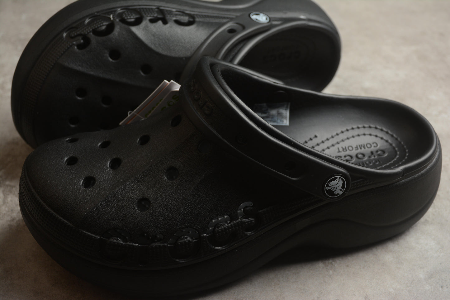 Crocs Baya Platform in Black