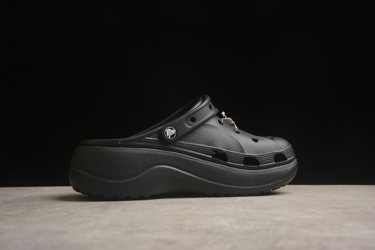 Crocs Baya Platform in Black