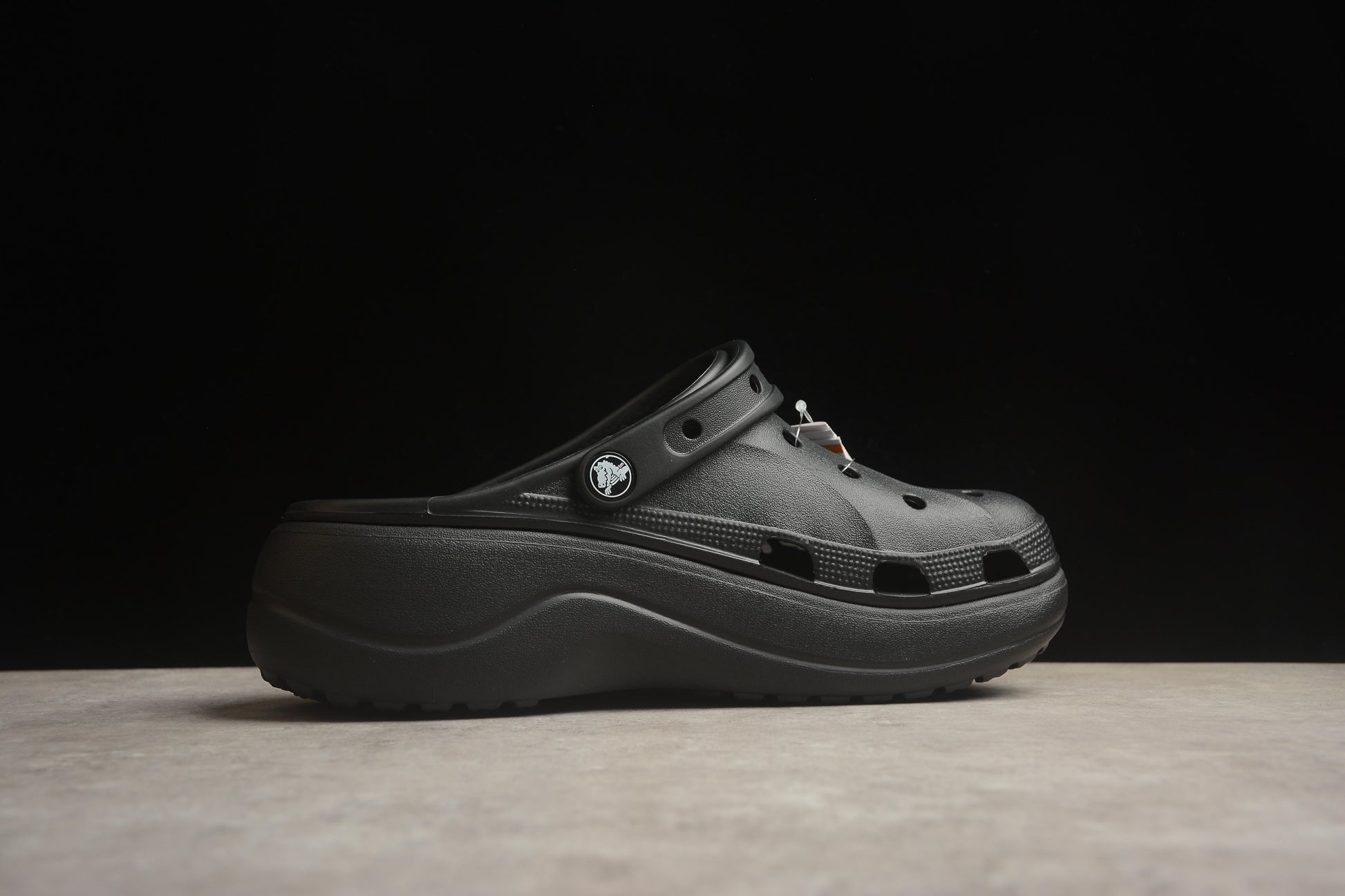 Crocs Baya Platform in Black