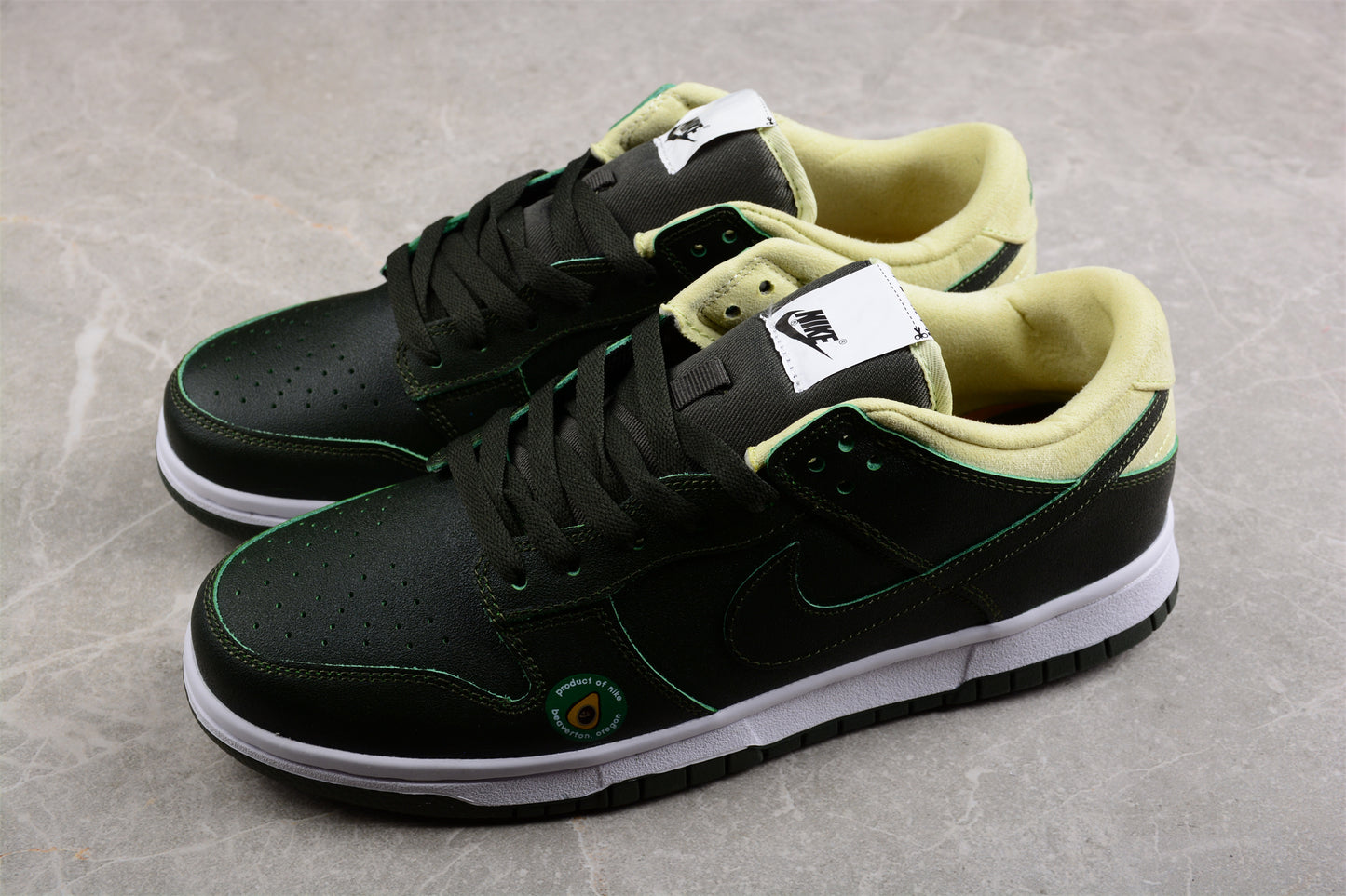 Nike SB Dunk Low LX "Avocado"