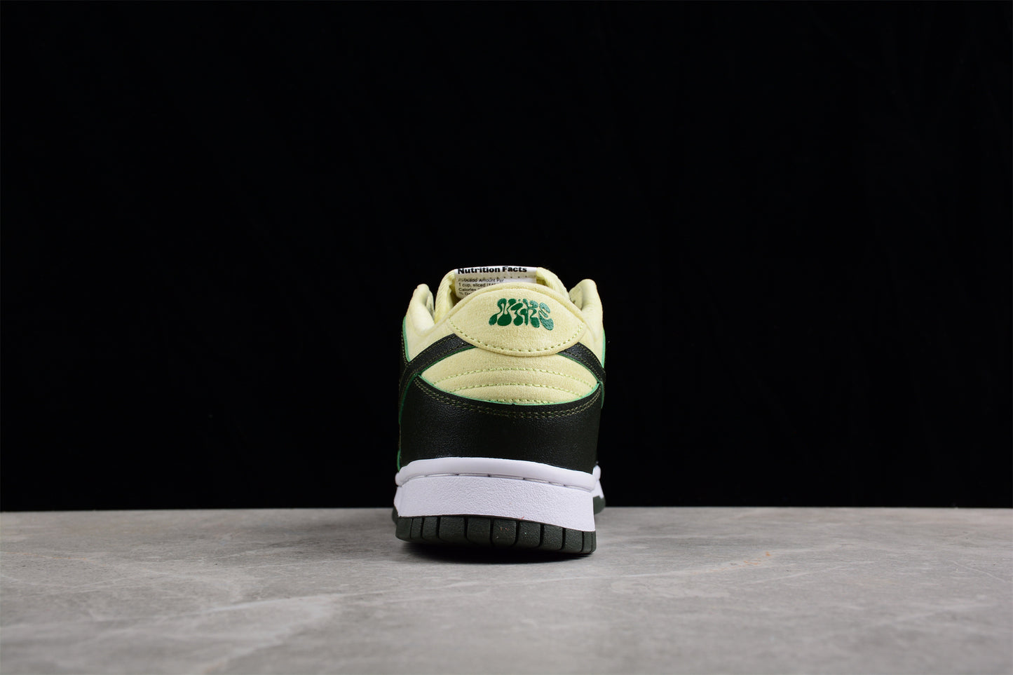 Nike SB Dunk Low LX "Avocado"