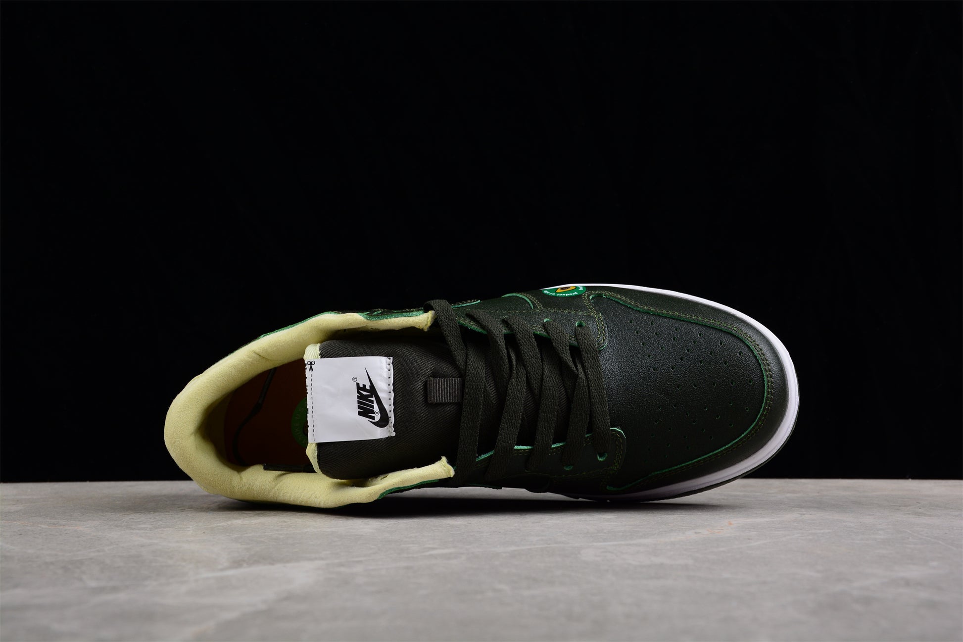 Nike SB Dunk Low LX "Avocado"