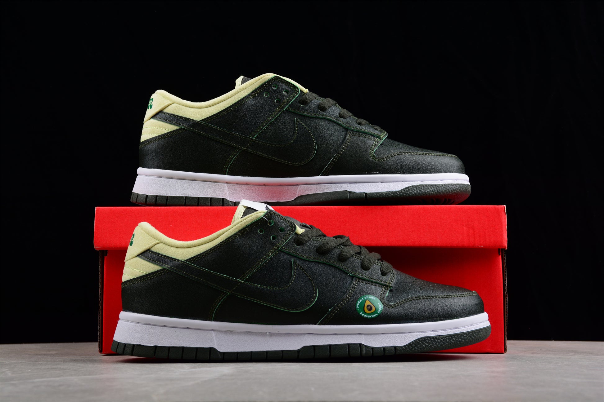 Nike SB Dunk Low LX "Avocado"