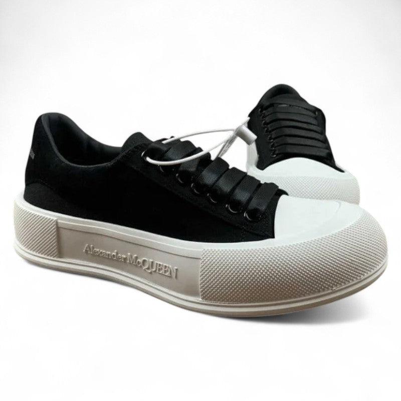Alexander McQueen Vulcanized Sneakers – Black  White