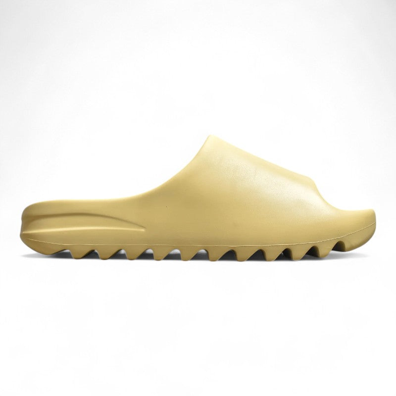Yeezy Slide ‘Desert Sand’ – FW6344