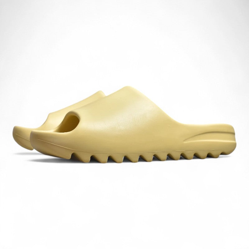 Yeezy Slide ‘Desert Sand’ – FW6344