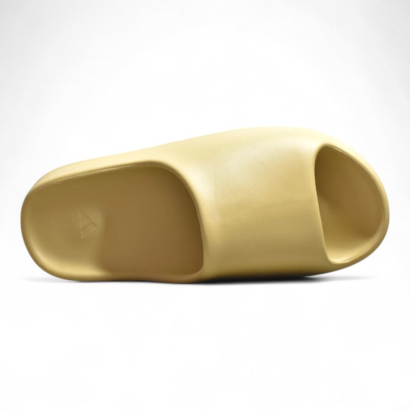 Yeezy Slide ‘Desert Sand’ – FW6344
